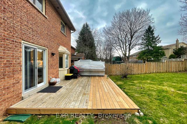 1025 Benton Cres, House detached with 3 bedrooms, 4 bathrooms and 5 parking in Pickering ON | Image 25