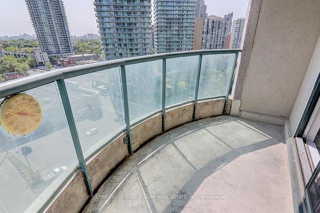 1515 - 7 Lorraine Dr, Condo with 2 bedrooms, 2 bathrooms and 1 parking in Toronto ON | Image 11