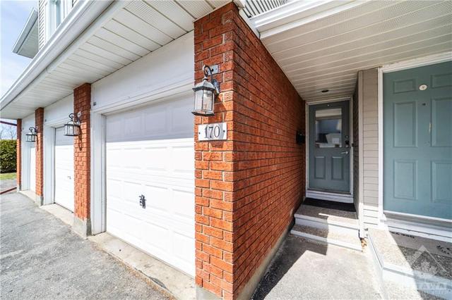 170 Rushford Private, Townhouse with 3 bedrooms, 3 bathrooms and 3 parking in Ottawa ON | Image 2