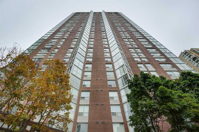 1001 - 5 Concorde Pl, Condo with 2 bedrooms, 2 bathrooms and 1 parking in Toronto ON | Image 1