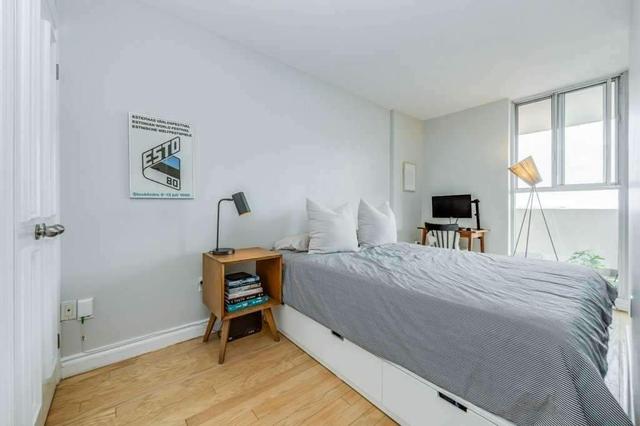 2810 - 40 Homewood Ave, Condo with 1 bedrooms, 1 bathrooms and 1 parking in Toronto ON | Image 3