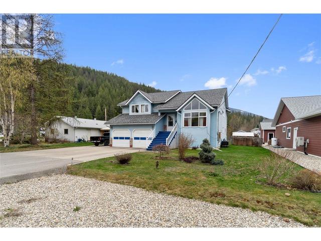 821 Cottonwood Avenue, House detached with 4 bedrooms, 3 bathrooms and 2 parking in Sicamous BC | Image 63