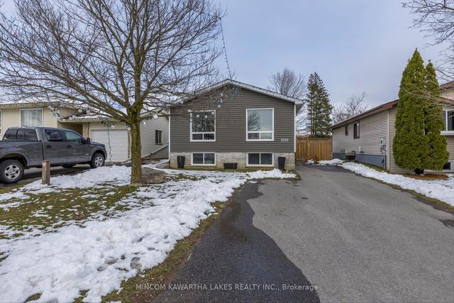 1999 Mapleridge Dr, House detached with 3 bedrooms, 3 bathrooms and 3 parking in Peterborough ON | Image 12