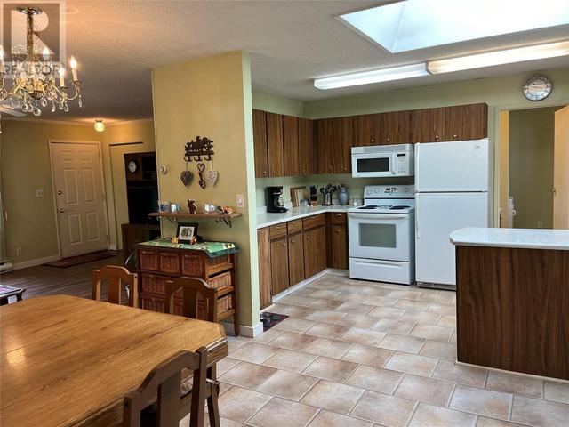 434 Oak Avenue, House detached with 3 bedrooms, 1 bathrooms and 6 parking in Sicamous BC | Image 10