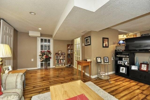 14 Wilmot Ave, House detached with 3 bedrooms, 2 bathrooms and 2 parking in Cambridge ON | Image 4