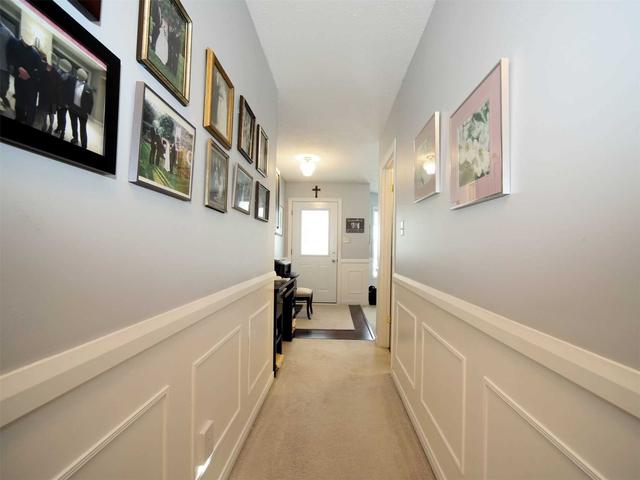 53 Helen St, House detached with 2 bedrooms, 3 bathrooms and 6 parking in Kawartha Lakes ON | Image 4