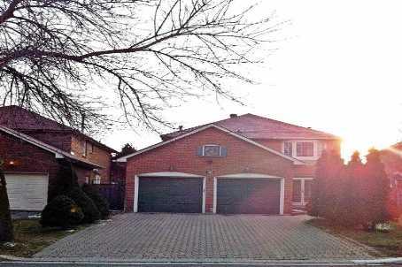 86 Mowatt Crt, House detached with 3 bedrooms, 4 bathrooms and 4 parking in Markham ON | Image 2