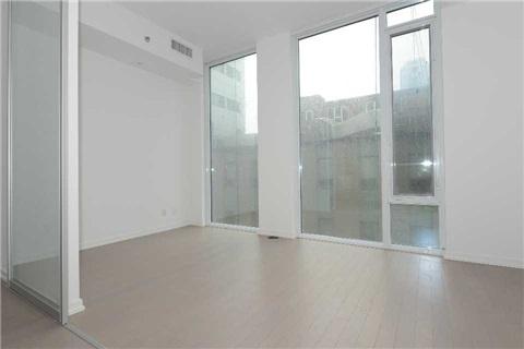 405 - 101 Peter St, Condo with 1 bedrooms, 1 bathrooms and null parking in Toronto ON | Image 3