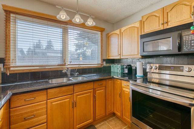 11240 Braeside Drive Sw, House detached with 3 bedrooms, 2 bathrooms and 3 parking in Calgary AB | Image 9