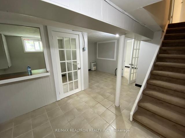 1435 Centre St, House detached with 5 bedrooms, 3 bathrooms and 7 parking in Vaughan ON | Image 11