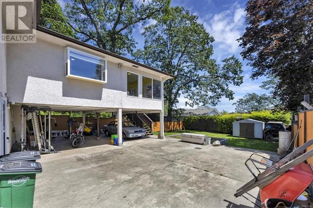 3461 Doncaster Dr, House detached with 5 bedrooms, 2 bathrooms and 4 parking in Saanich BC | Image 35