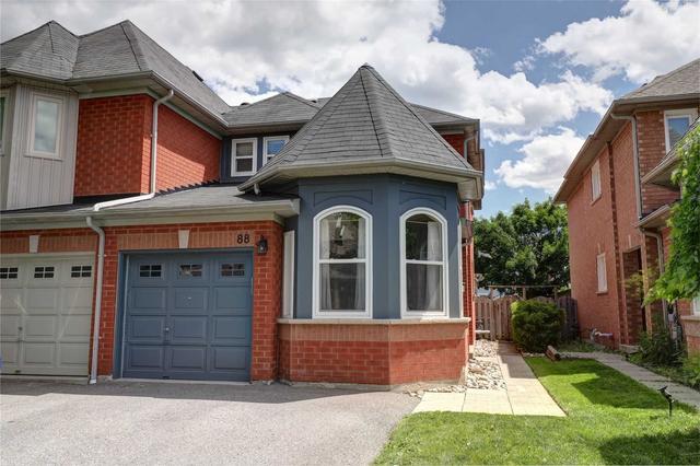 88 Zachary Pl, House attached with 3 bedrooms, 4 bathrooms and 3 parking in Whitby ON | Image 12