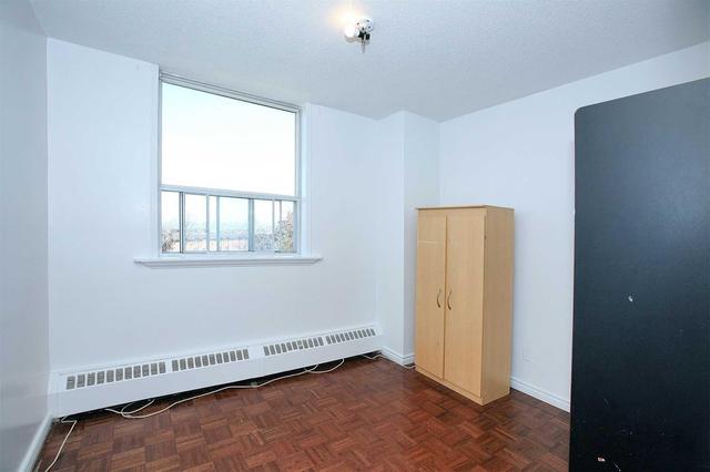 809 - 80 Grandravine Dr, Condo with 3 bedrooms, 2 bathrooms and 1 parking in Toronto ON | Image 8