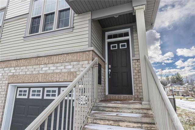 935 Eastboro Avenue, Townhouse with 2 bedrooms, 2 bathrooms and 3 parking in Ottawa ON | Image 2