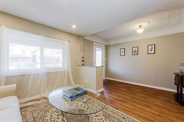 24 Rowanwood St, House detached with 3 bedrooms, 1 bathrooms and 1 parking in Hamilton ON | Image 16