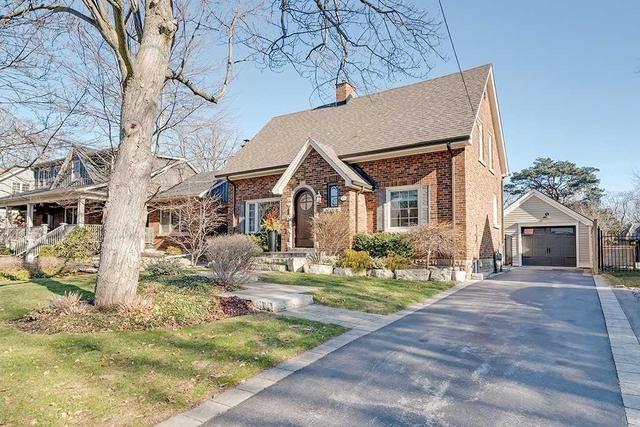 353 Smith Ave, House detached with 3 bedrooms, 3 bathrooms and 5 parking in Burlington ON | Image 1
