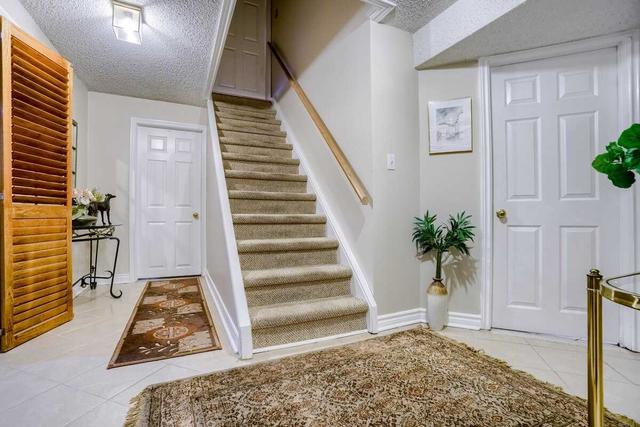 42 Newgreen Cres, House detached with 4 bedrooms, 4 bathrooms and 4 parking in Brampton ON | Image 24