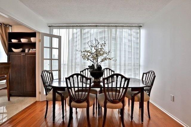 905 - 30 Holly St, Condo with 2 bedrooms, 2 bathrooms and 1 parking in Toronto ON | Image 3
