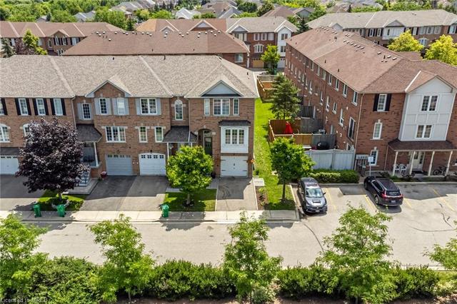 100 - 2 Clay Brick Court, House attached with 3 bedrooms, 1 bathrooms and 2 parking in Brampton ON | Image 29