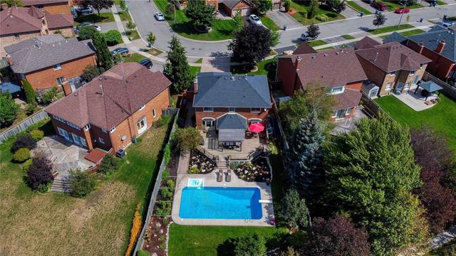 66 Fernbrook Cres, House detached with 3 bedrooms, 4 bathrooms and 5 parking in Brampton ON | Image 33