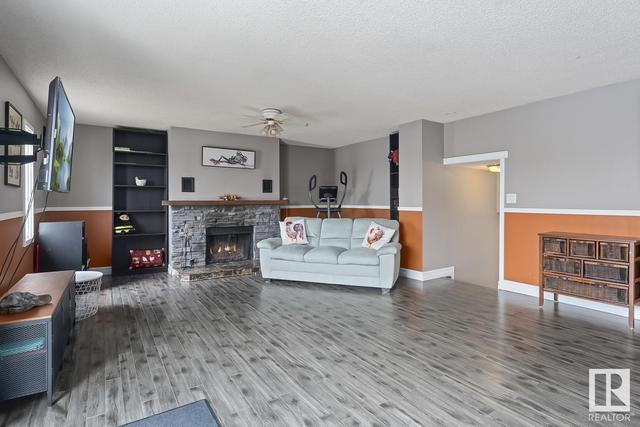 5301 56 St, House detached with 4 bedrooms, 2 bathrooms and null parking in Cold Lake AB | Image 16