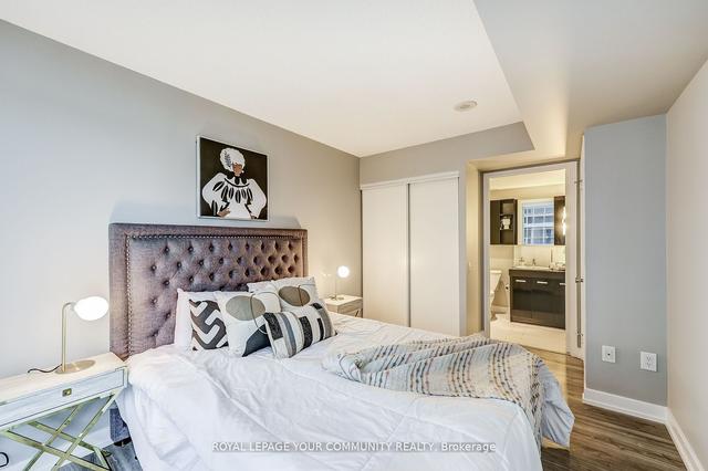 821 - 19 Singer Crt, Condo with 2 bedrooms, 2 bathrooms and 1 parking in Toronto ON | Image 18