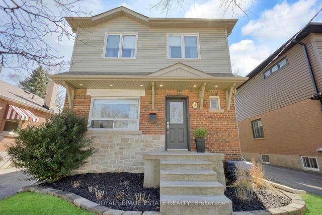 15 Gardens Cres, House detached with 3 bedrooms, 3 bathrooms and 3 parking in Toronto ON | Image 1