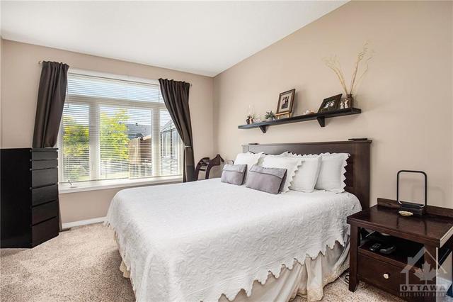 911 Burwash Landing Bay, Townhouse with 3 bedrooms, 3 bathrooms and 4 parking in Ottawa ON | Image 13