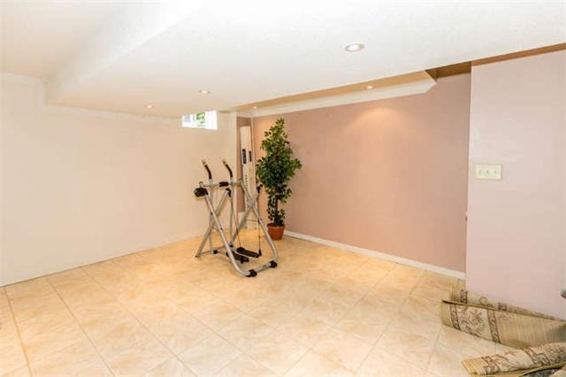 46 Ozner Cres, House semidetached with 4 bedrooms, 3 bathrooms and 4 parking in Vaughan ON | Image 16