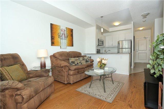 511 - 7730 Kipling Ave, Condo with 2 bedrooms, 2 bathrooms and 1 parking in Vaughan ON | Image 3
