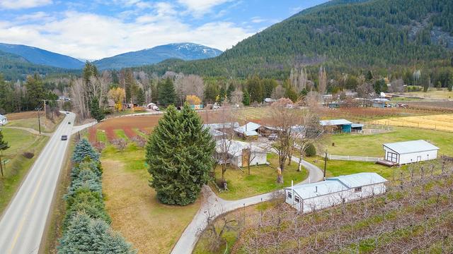 5030 Canyon Lister Road, House detached with 3 bedrooms, 2 bathrooms and 4 parking in Central Kootenay B BC | Image 46