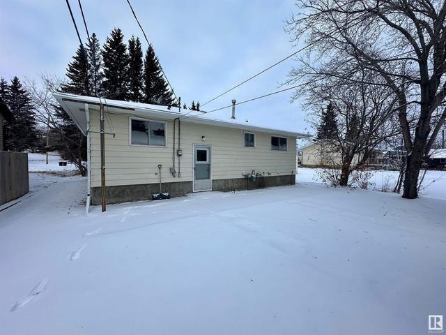 4809 52 St, House detached with 4 bedrooms, 2 bathrooms and null parking in Glendon AB | Image 22