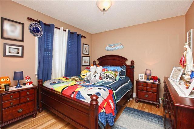 14 Upper Highlands Dr, House detached with 3 bedrooms, 4 bathrooms and 4 parking in Brampton ON | Image 2