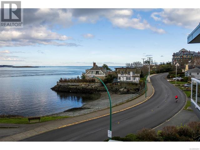 302 - 1270 Beach Dr, Condo with 2 bedrooms, 1 bathrooms and null parking in Oak Bay BC | Image 27