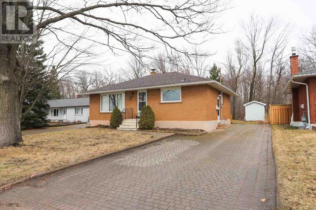 48 Tilley Rd, House detached with 3 bedrooms, 1 bathrooms and null parking in Sault Ste. Marie ON | Image 1