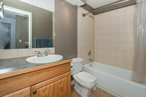 4623 82 Street Nw, Home with 3 bedrooms, 2 bathrooms and 2 parking in Calgary AB | Image 19