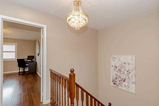 72 Newington Cres, House semidetached with 3 bedrooms, 4 bathrooms and 3 parking in Brampton ON | Image 9