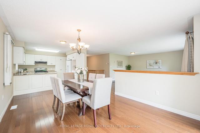 24 Beechlawn Blvd, Home with 2 bedrooms, 3 bathrooms and 3 parking in Guelph ON | Image 5