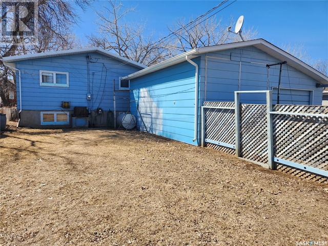 513 Beckwell Avenue, House detached with 6 bedrooms, 2 bathrooms and null parking in Radville SK | Image 33