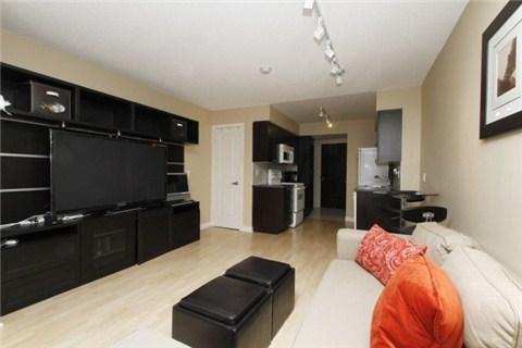 402 - 50 Lynn Williams St, Condo with 1 bedrooms, 2 bathrooms and 1 parking in Toronto ON | Image 2