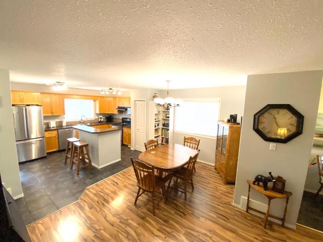 2710 Valleyview Drive, House detached with 3 bedrooms, 2 bathrooms and 4 parking in Camrose AB | Image 5