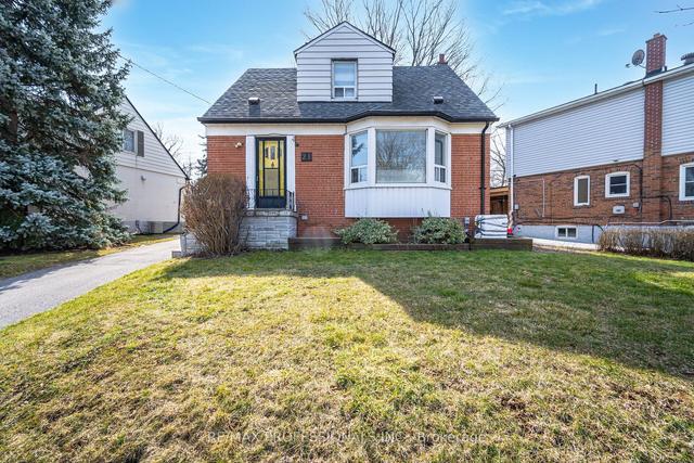 21 Kentroyal Dr, House detached with 3 bedrooms, 2 bathrooms and 5 parking in Toronto ON | Image 12