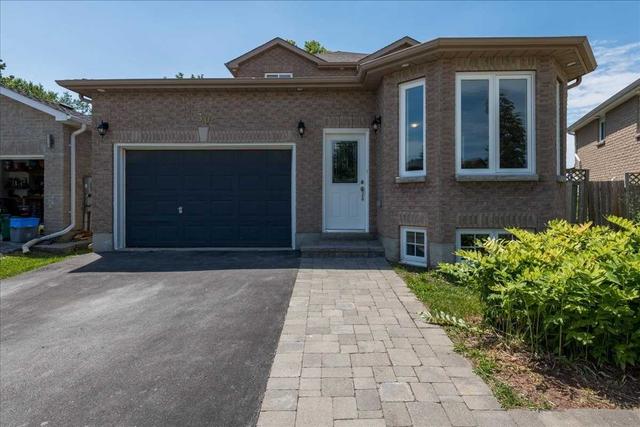 30 Brighton Rd, House detached with 3 bedrooms, 3 bathrooms and 3 parking in Barrie ON | Image 1