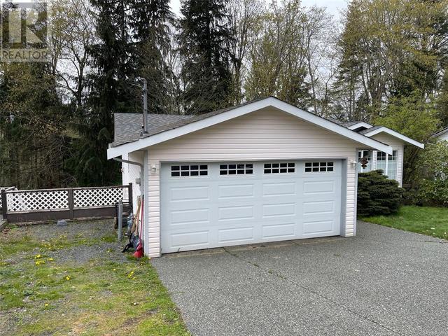1540 Stag Rd, House detached with 4 bedrooms, 3 bathrooms and 3 parking in Campbell River BC | Image 2