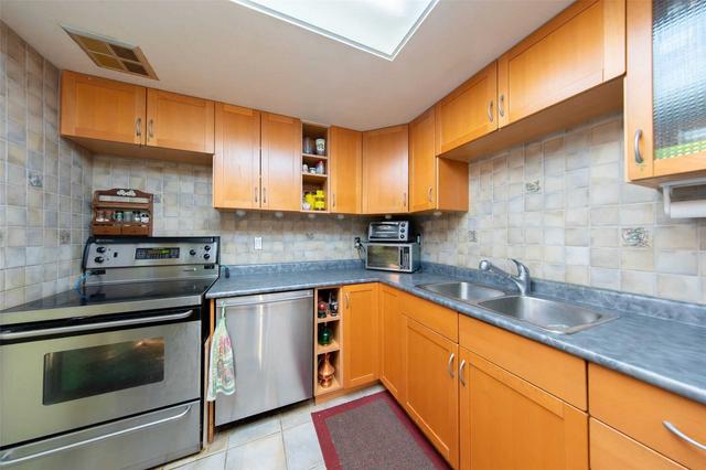 ph 09 - 10 Dean Park Rd, Condo with 2 bedrooms, 2 bathrooms and 1 parking in Toronto ON | Image 11