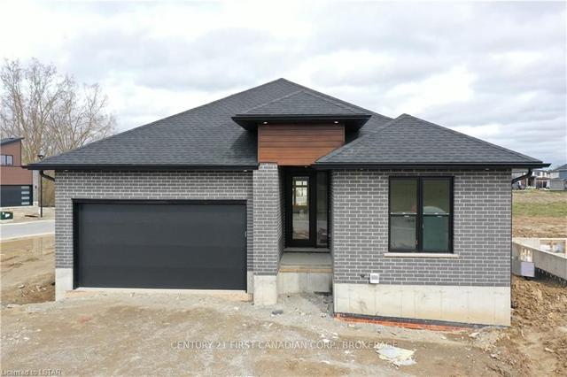 141 Greene St, House detached with 3 bedrooms, 2 bathrooms and 4 parking in South Huron ON | Image 1