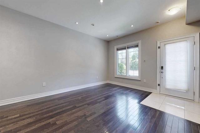 2150 Bayview Ave, Townhouse with 3 bedrooms, 3 bathrooms and 2 parking in Toronto ON | Image 34