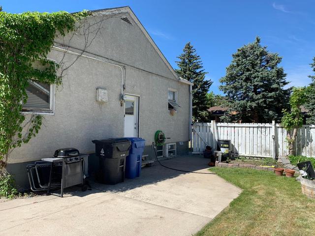 1107 13 Street S, House detached with 3 bedrooms, 2 bathrooms and 4 parking in Lethbridge AB | Image 12