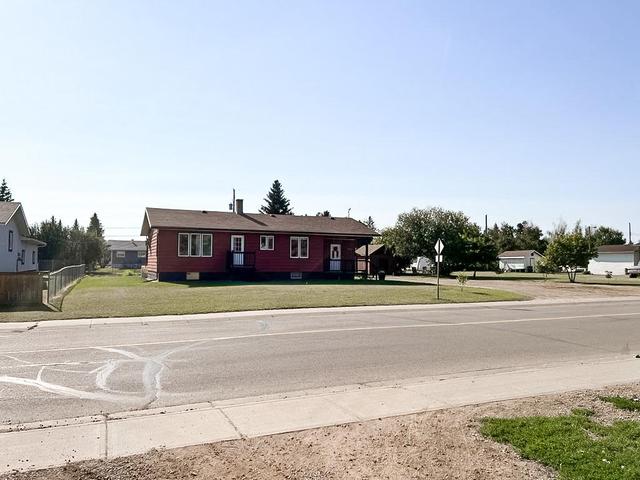 10109 101 Avenue, House detached with 3 bedrooms, 1 bathrooms and 8 parking in Mackenzie County AB | Image 9