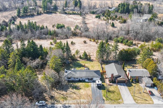 114 Reid St, House detached with 2 bedrooms, 2 bathrooms and 5 parking in Kawartha Lakes ON | Image 12